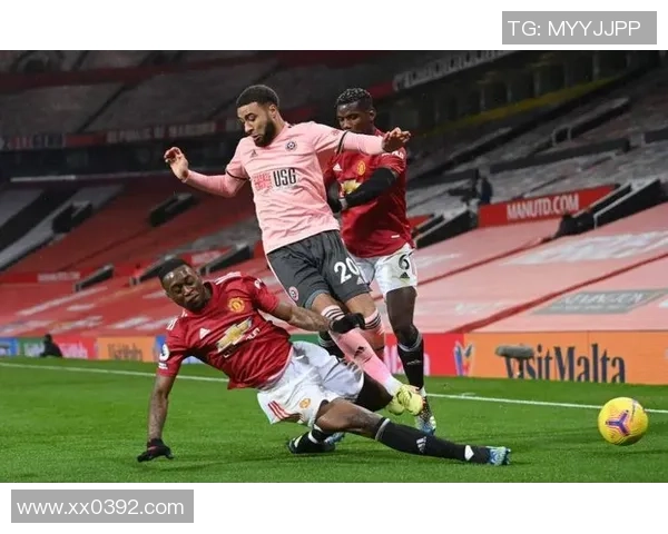 那不勒斯狂胜曼联6比2红牌事件引发全场热议与争议